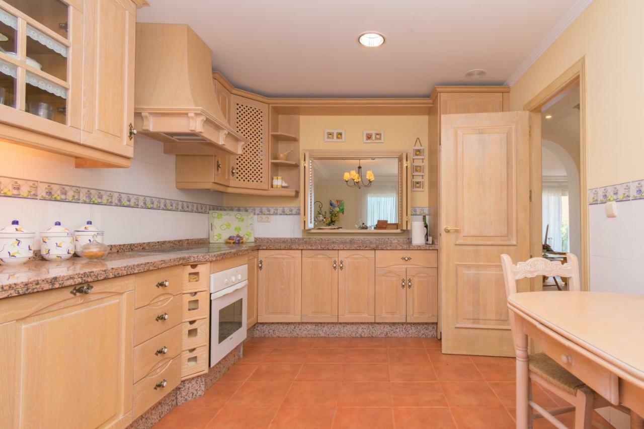 Urb Playa Azul 24 Villa Estepona Ngoại thất bức ảnh