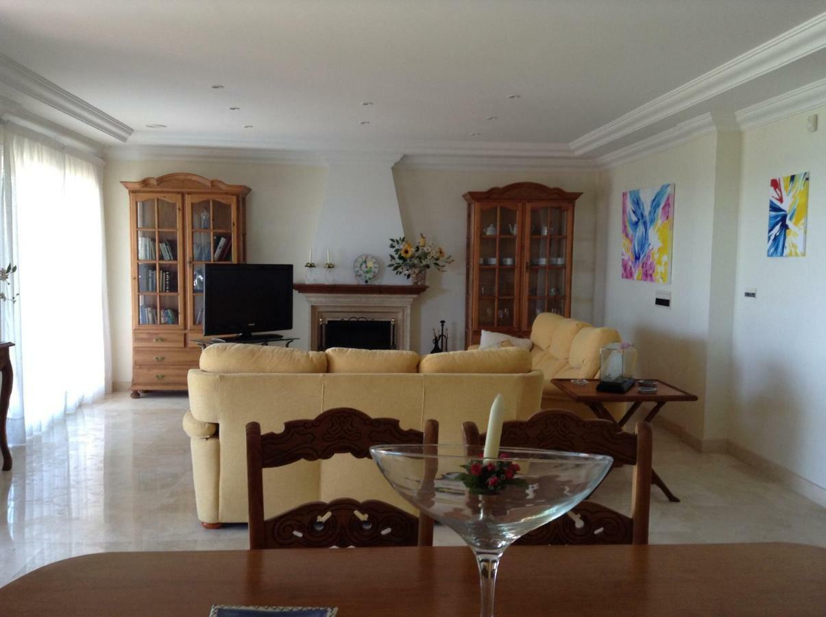 Urb Playa Azul 24 Villa Estepona Ngoại thất bức ảnh