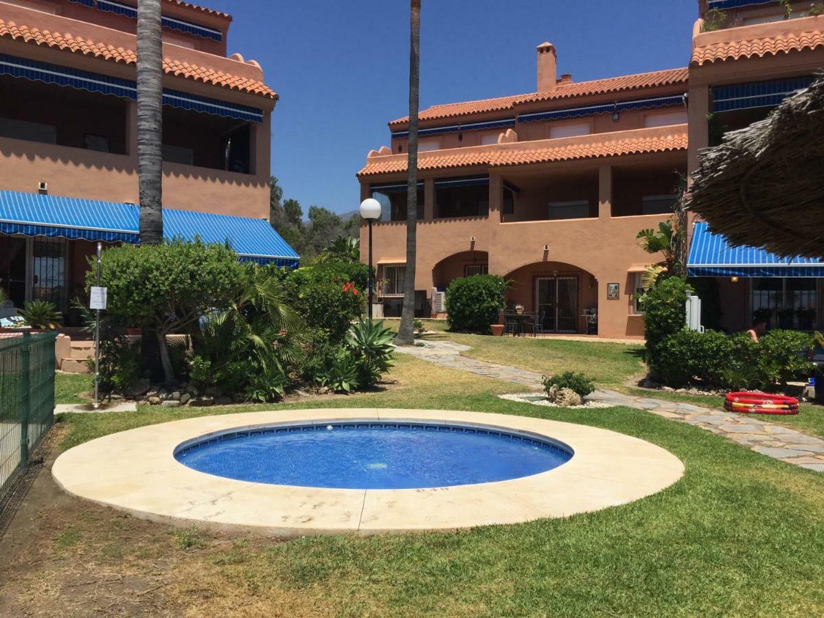Urb Playa Azul 24 Villa Estepona Ngoại thất bức ảnh