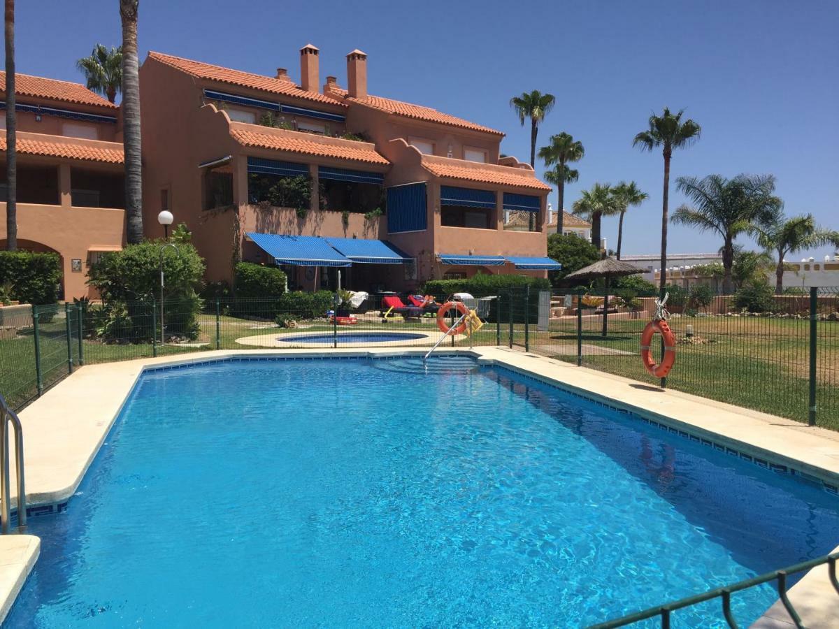 Urb Playa Azul 24 Villa Estepona Ngoại thất bức ảnh